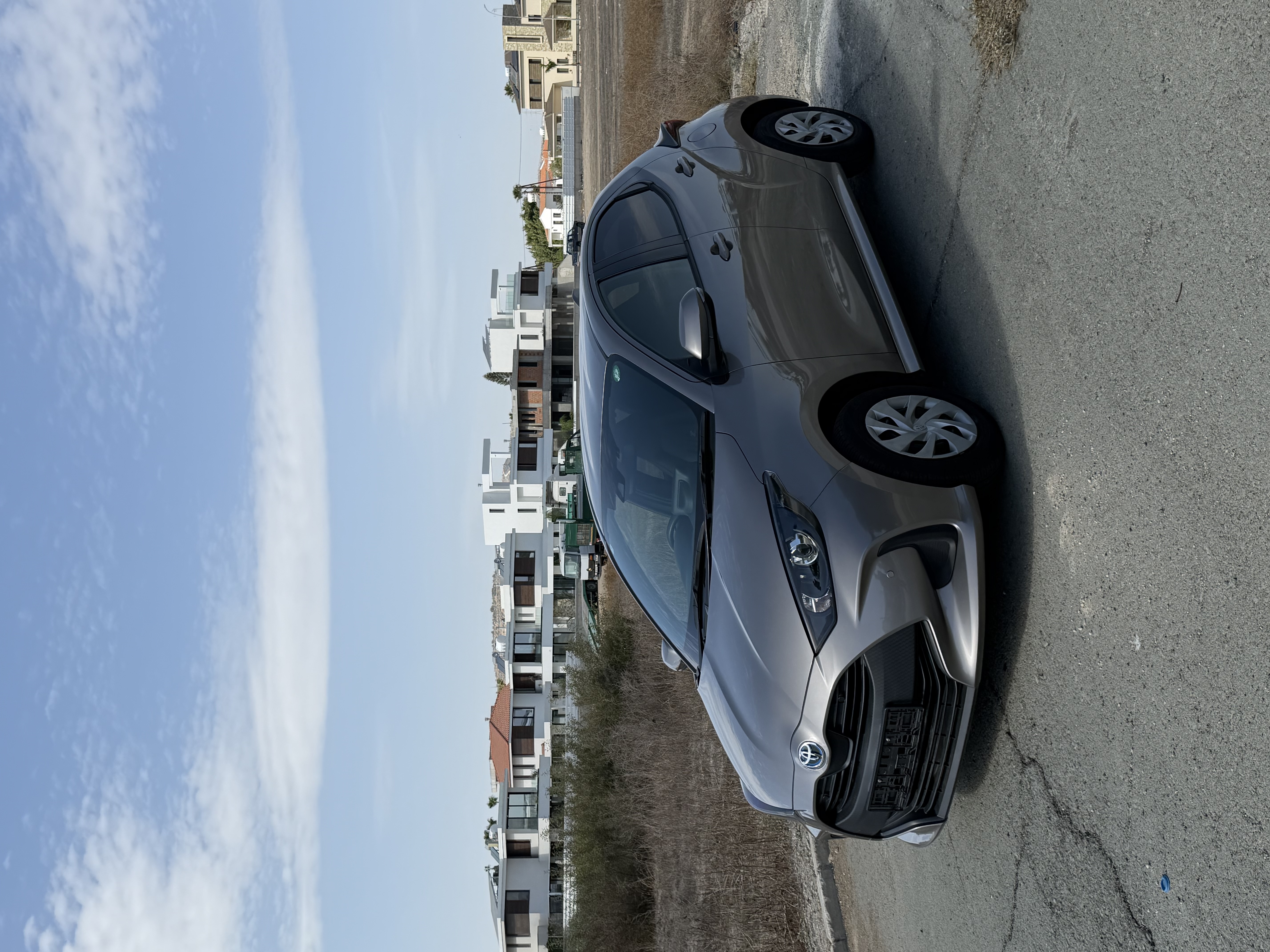 Toyota Yaris Hybrid X