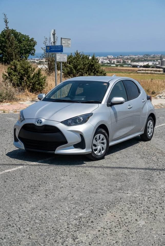 Toyota Yaris Hybrid X